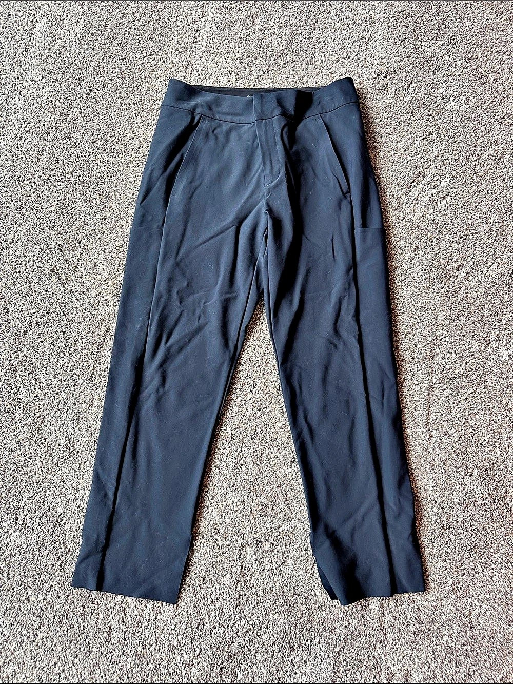 Athleta capri Pants in dark navy Size 6 Like New